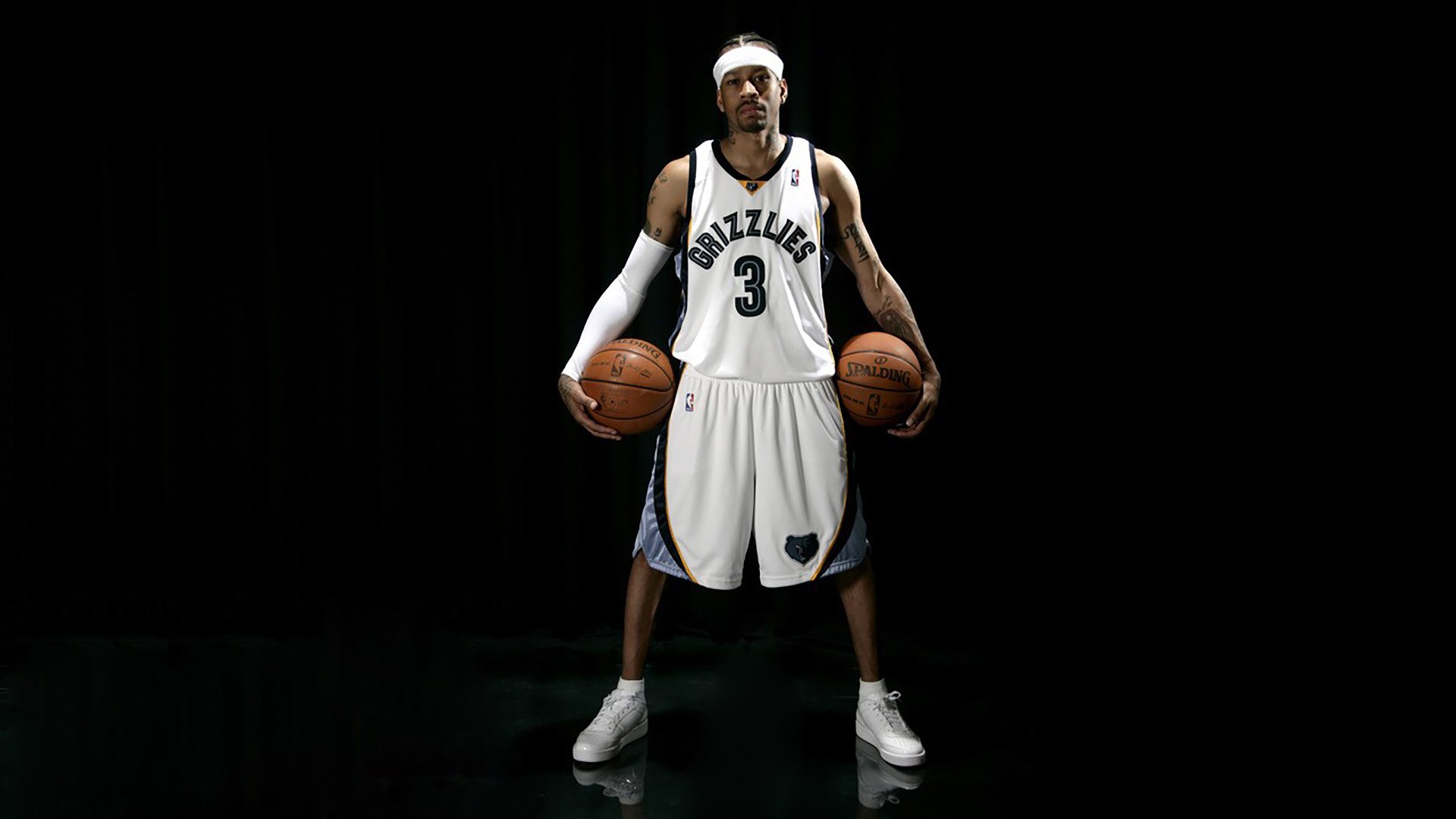 史上最“炫炸”的三分表演:库里在对阵雷霆比赛中投出六个连续三分球!